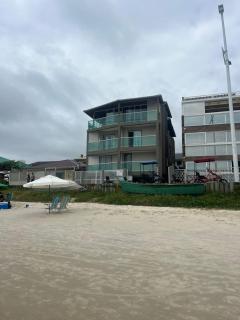 Pé na areia Apto Bombas - Bombinhas - 0