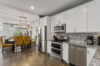 Luxury 4 Bedroom Home, Heart of the Entertainment - Nashville - 0