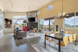 Jackalope Junction-Pool, Hot Tub, Fire Pit, BBQ & Desert Views! home - 0