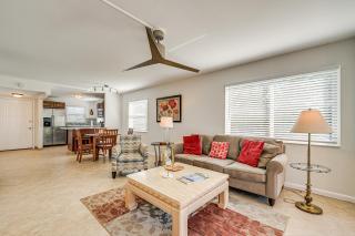Lanai and Golf Course View Cozy Condo in Naples! - Naples - 4