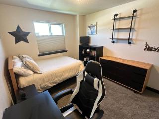 New home close to everything! - 9
