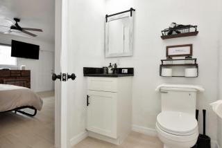 Cozy Studio Suite Near Beach W Kitchenette #11 - 1
