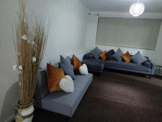 Lovely 3 Bed House in Oadby-Leicester - 0