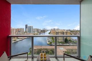 Stylish Apartment 2BD 2BTH - Hallandale Beach - 5