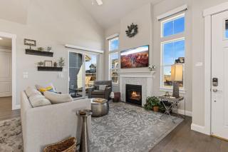 Colorado Modern Retreat with King Beds, Pickleball - 9