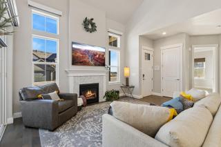 Colorado Modern Retreat with King Beds, Pickleball - 7