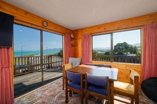 A Classic Kiwi Bach in South Bay - Kaikoura - 3