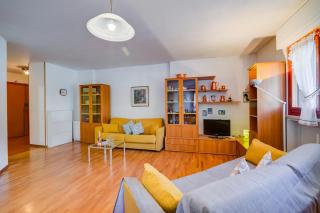 Snow White - Happy Rentals - 3