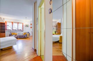 Snow White - Happy Rentals - 1