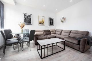 Newly Refurbished 4Bedroom House nr City Centre - Manchester - 3