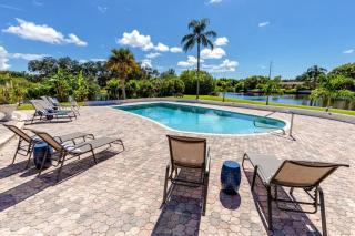 The Belleair Estate - Incredible Waterfront Home with Heated Pool - 6