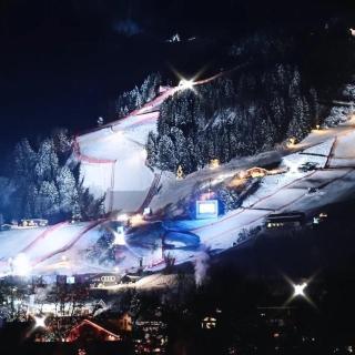 Hocheckhuette On Top of the Kitzbuehel Hahnenkamm Mountain - Kitzbühel - 7