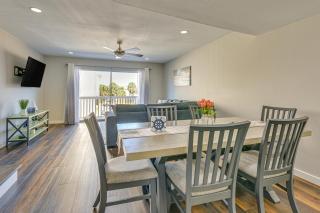 Walk to Okaloosa Island Beach Coastal Condo! - Fort Walton Beach - 4
