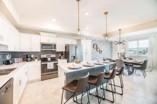 Chic 2Bed Condo at Storey Lake Mickey Room - 6