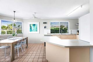 Three Bedroom Escape in Urangan - Urangan - 1