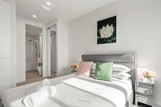 Melbourne Corporate Apartments - King St - Close to EVERYTHING! - 1