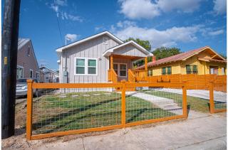 Lovely Charming 4BR2.5BA Near Downtowns Prime - 9