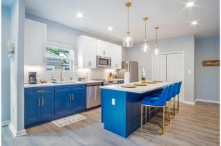 Lovely Charming 4BR2.5BA Near Downtowns Prime - 3