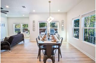 Urban Delight 4BR3BA Near City Center - San Antonio - 3