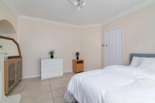 Rose's Lodge, 8 Guests, 10 mins walk to Barking Station, 1 Free Parking Space - Barking - 3
