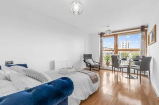 Modern flat with City views - London - 2