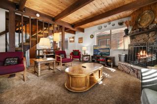 Country Cottage - Near Hiking Trails, Fireplace, Deck, Barbecue - 8
