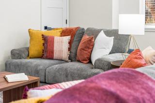 The Downtown Duplex - Pet Friendly - NEW BUILD - 5