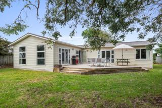 Coastal Family Escape - Waitarere Beach Retreat - 0