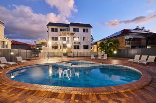 Southport Motel & Apartments - 0