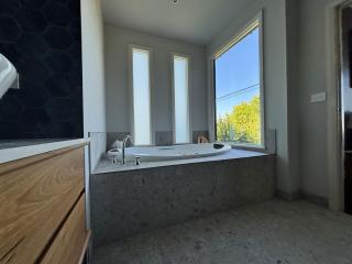 Belle Voir- scenic views, steps from town - 6