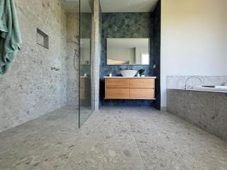 Belle Voir- scenic views, steps from town - 4