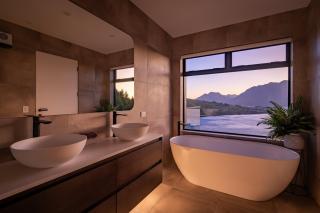 Summit Escape Hot Tub & Panoramic Beauty - Queenstown - 8