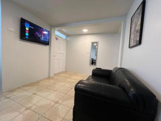 Trendy apartment 2 bedroom 1 bath - 4