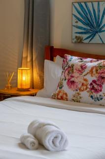 Coastal Comfort Spacious 3BR Getaway in Redcliffs - 8