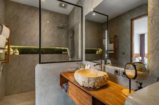 Villa Maluro by BaliSuperHost - 1