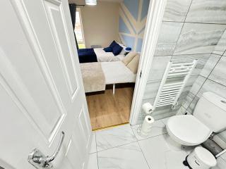 Olive Immaculate Wembley Apartment, 15mins to Central London, by Edens - Londra - 2