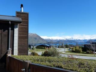 acomo at Clutha - stunning views, pool & gym access - 3