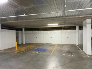 Midnight Luxe 2BR 2Bath 2Car 230 in the heart of Braddon Pool Gym Sauna - 7