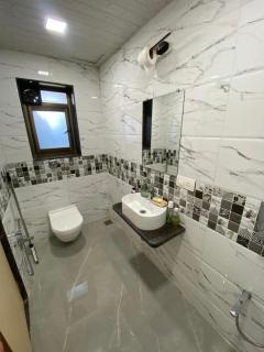 4bhk Cozy villa by heart Staycation lonavala - Lonavala - 3