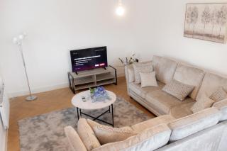 Lovely 4 Bedroom House Near Doncaster Racecourse! - Doncaster - 3