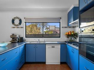 Tempting Tamara - Inverloch - 3