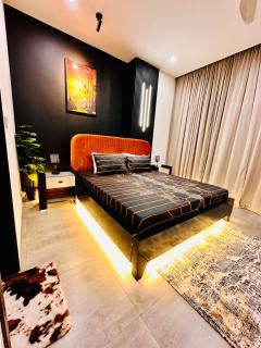 20 Min From Downtown Luxe 02 Bhk Penthouse with Balcony Sky Park One - Islamabad - 2