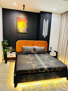 20 Min From Downtown Luxe 02 Bhk Penthouse with Balcony Sky Park One - Islamabad - 3
