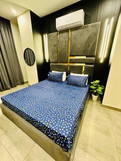 20 Min From Downtown Luxe 02 Bhk Penthouse with Balcony Sky Park One - Islamabad - 7