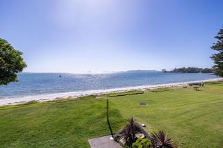 Boondelbah 4, 29 Soldiers Point Rd - waterfront bliss - Soldiers Point - 0