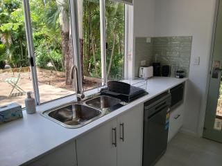 Rosalita, Picnic Bay - Picnic Bay - 2