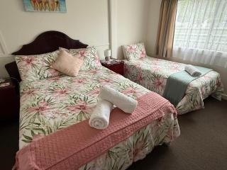 The Waterfront Cottage - Lakes Entrance - 3
