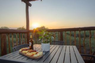Pillows Luxury Safari Villa, Wood-Fired Hottub, Giraffe-Feeding-Tower, Large Private Pool - Marloth Park - 2