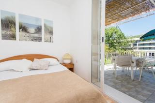 Apartments & Rooms Jokovic- Deluxe Double Room with Terrace and Partial Sea View SOBA 3 - Mlini - 9