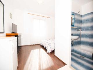 Guest House Rooms Rose- Comfort Double Room with Balcony and Sea View - Molunat - 2